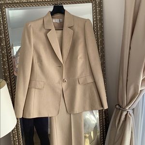 Tahari cream blazer Sz 16
